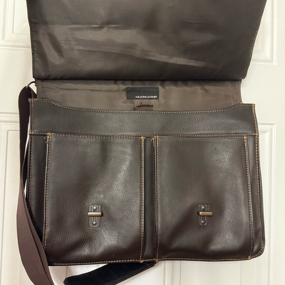 Wilson’s Leather Classic Brown Briefcase Laptop Messenger Bag - Picture 3 of 8
